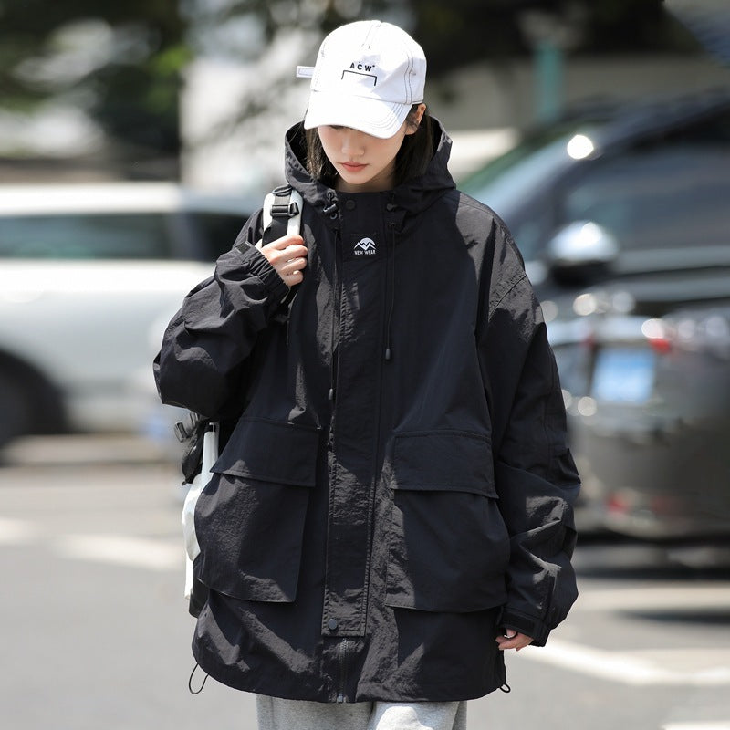 Embroidered Labeling Large Pocket Hooded Jacket