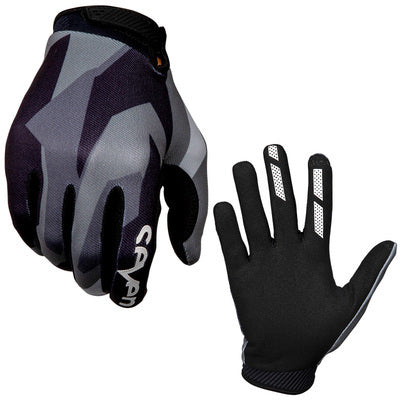 Motorcycle gloves